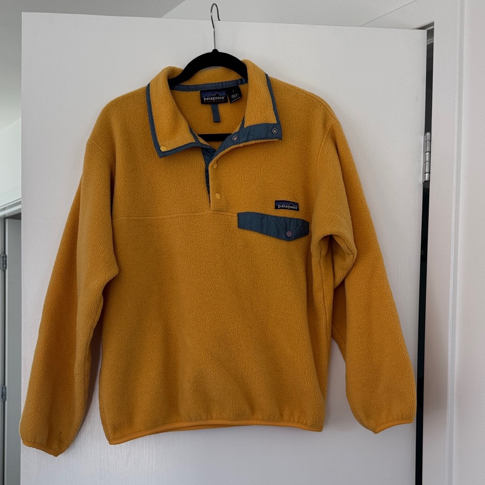 Patagonia Men's Mustard and Gray Fleece Sweater